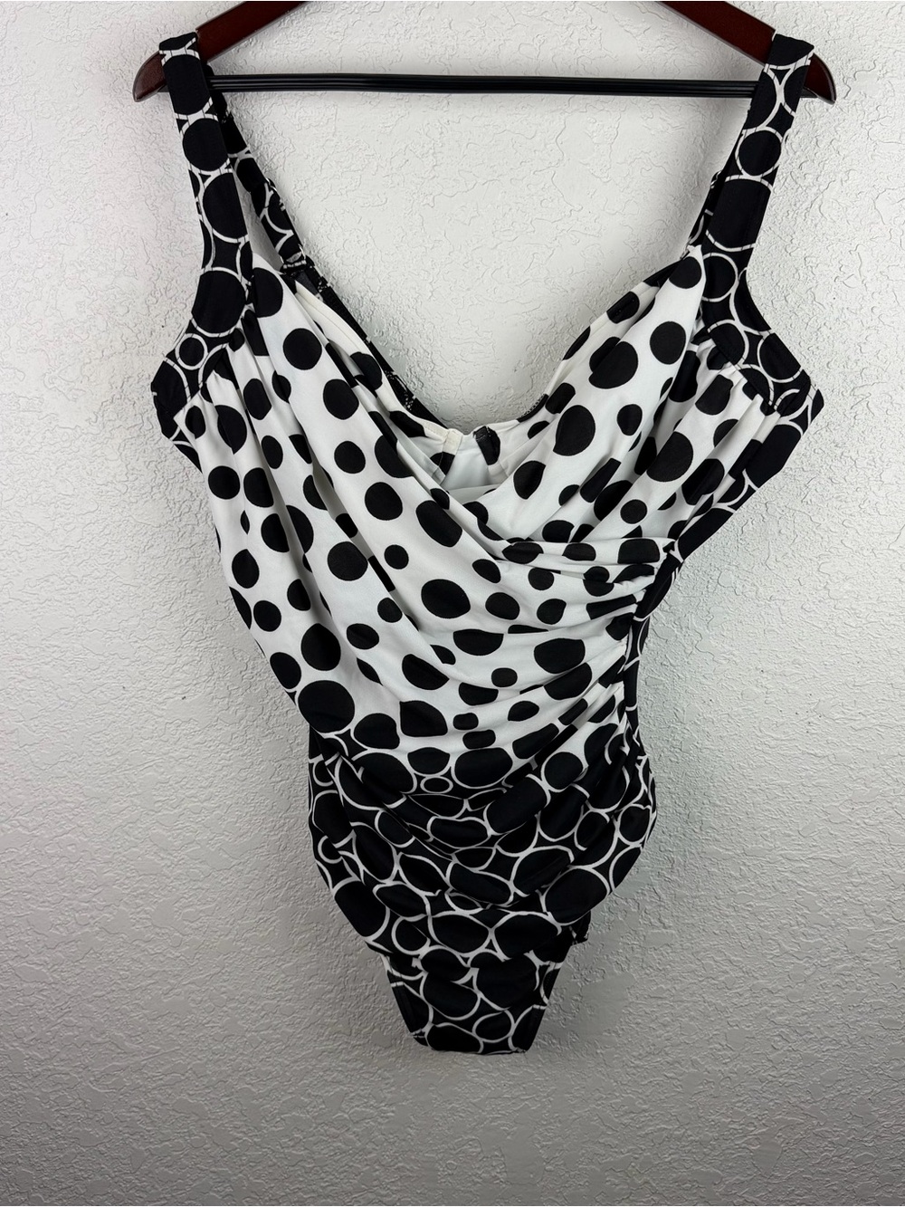 Miraclesuit | Social Circles Sanibel Black White Polka Dot Swimsuit New